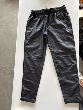 David Lerner Black Faux Leather Jogger Pants with Zipper Pockets